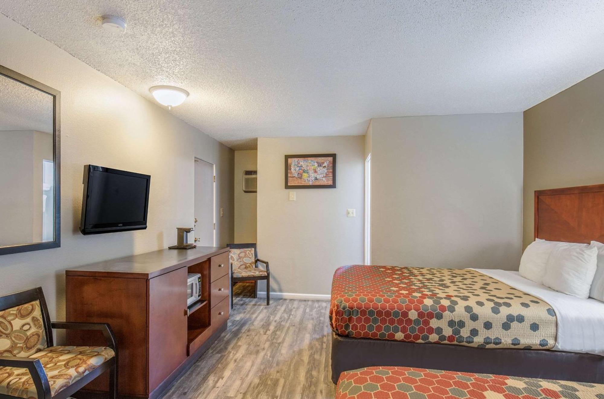 Econo Lodge Inn & Suites Yreka Exterior photo