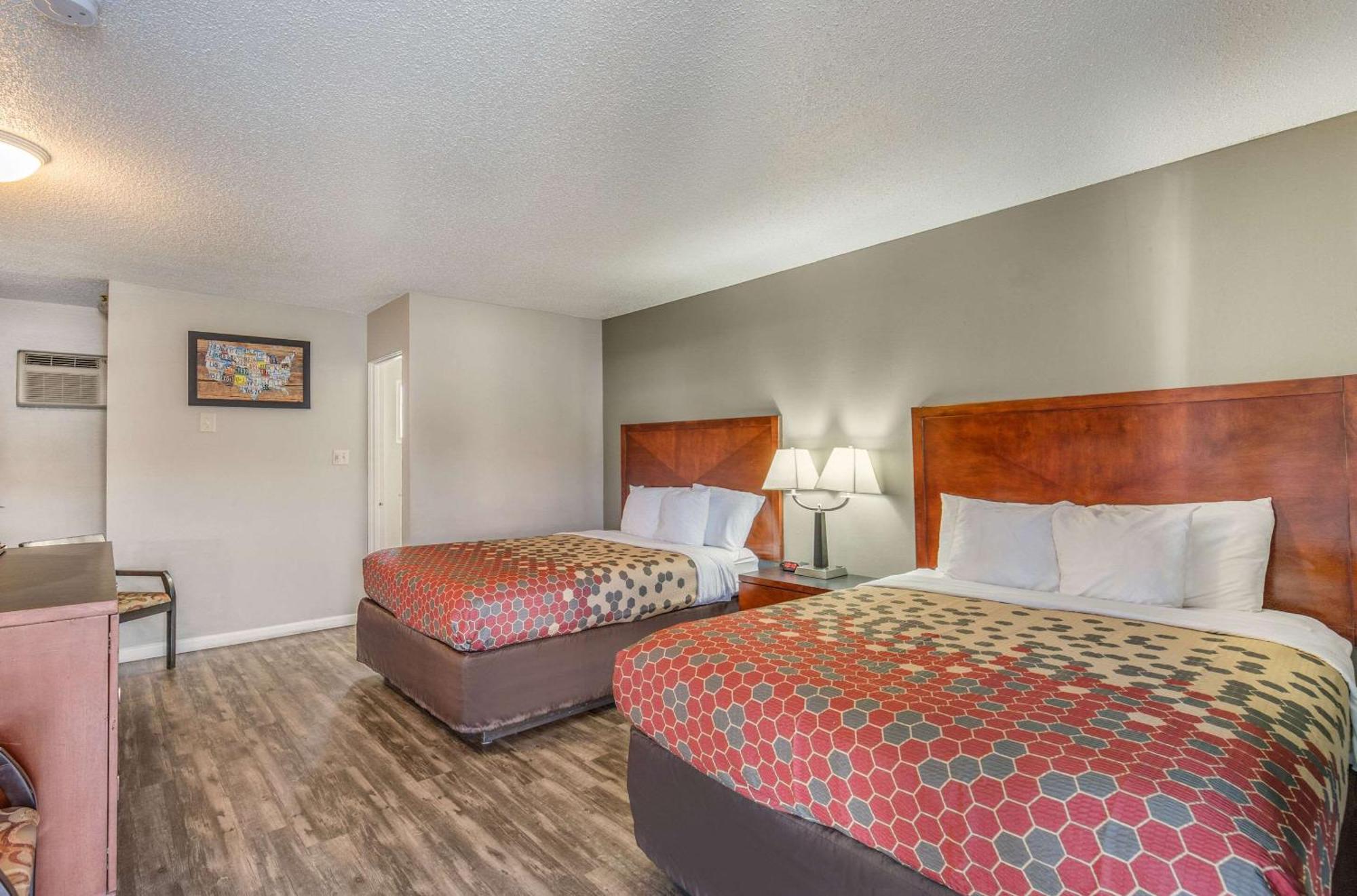 Econo Lodge Inn & Suites Yreka Exterior photo