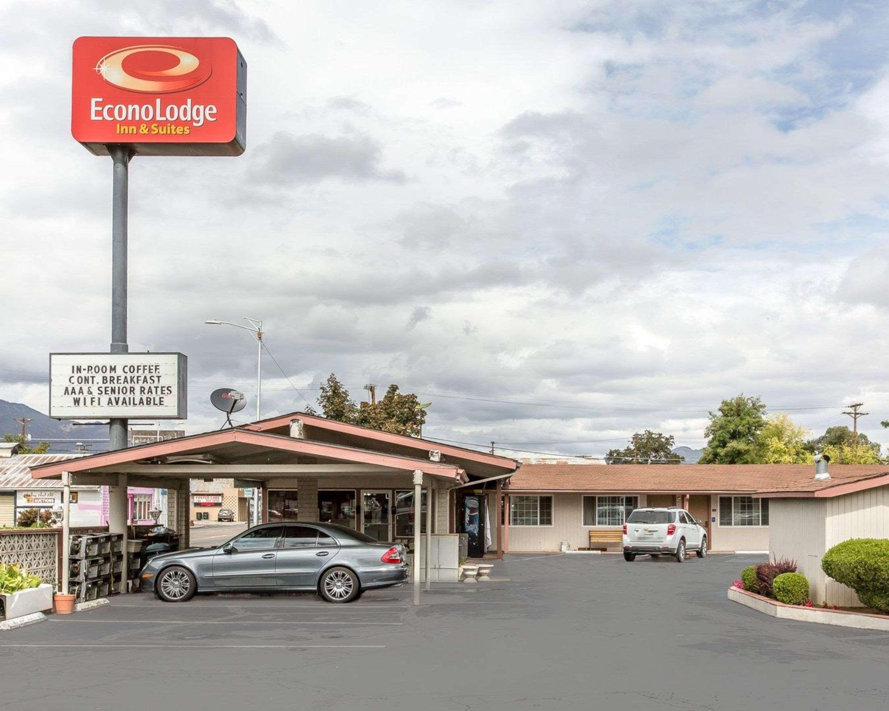 Econo Lodge Inn & Suites Yreka Exterior photo