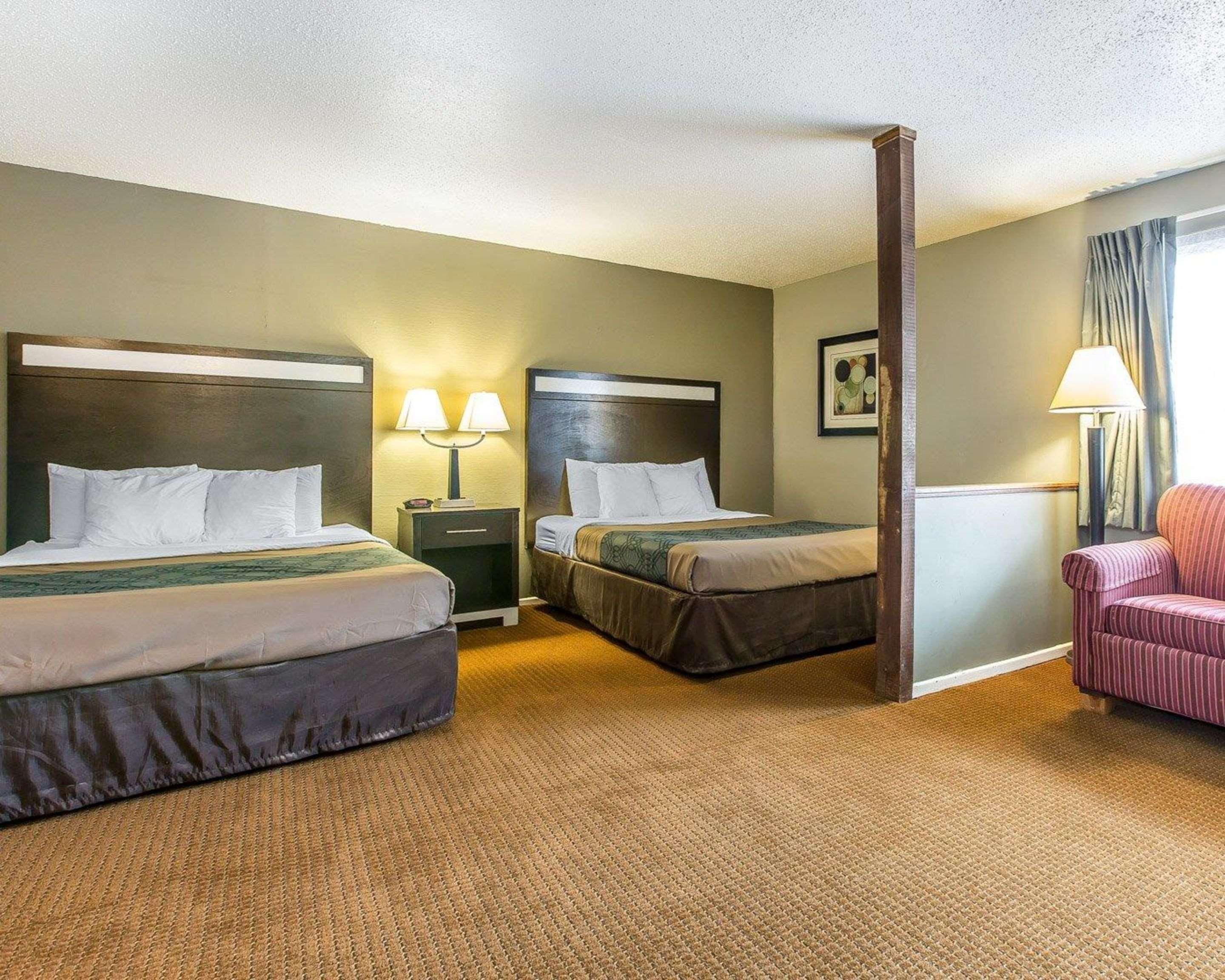 Econo Lodge Inn & Suites Yreka Exterior photo
