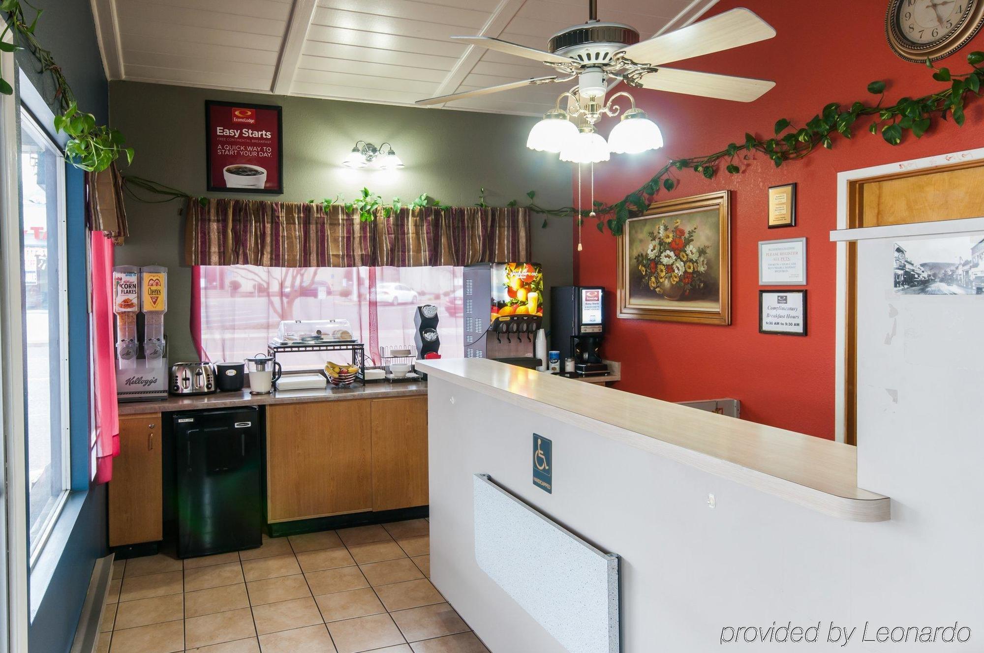 Econo Lodge Inn & Suites Yreka Exterior photo