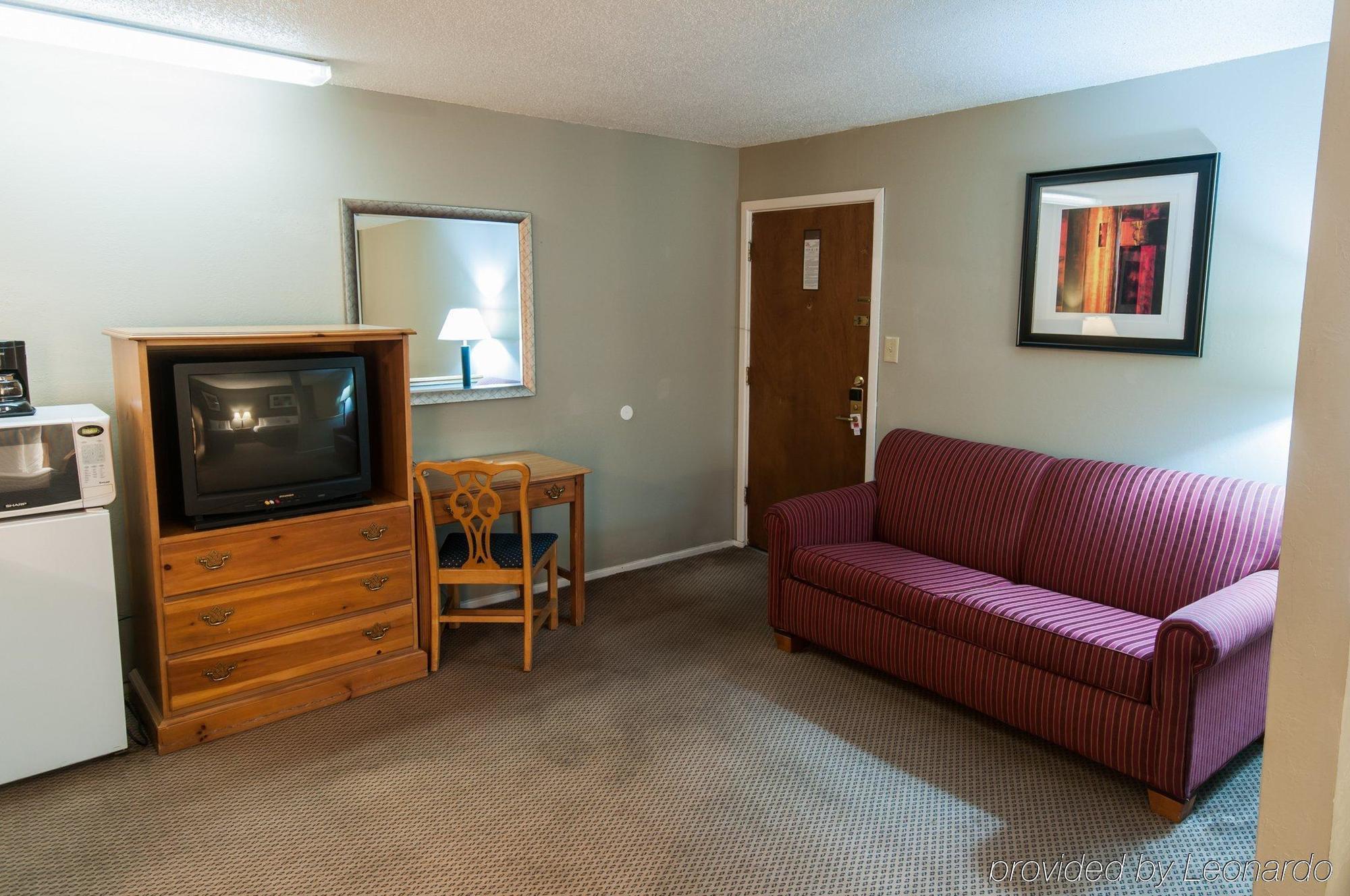 Econo Lodge Inn & Suites Yreka Exterior photo